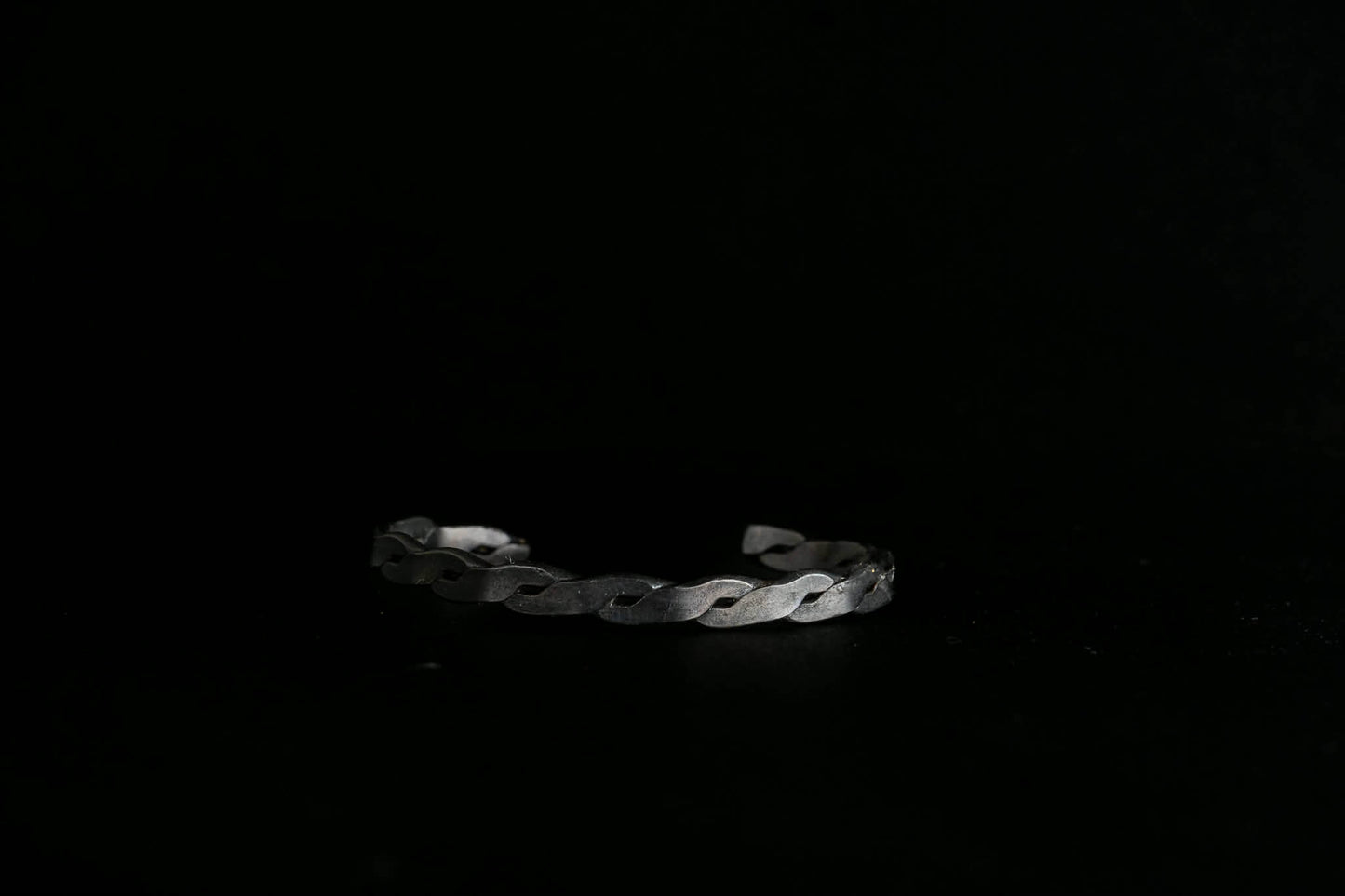 Simple twist bracelet