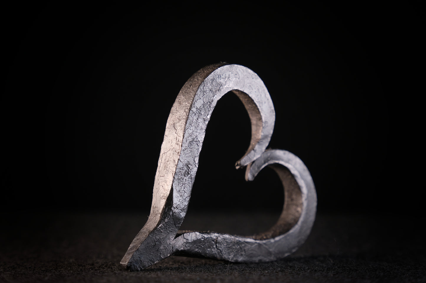 Hand-Forged Iron Heart – A Symbol of Strength & Love