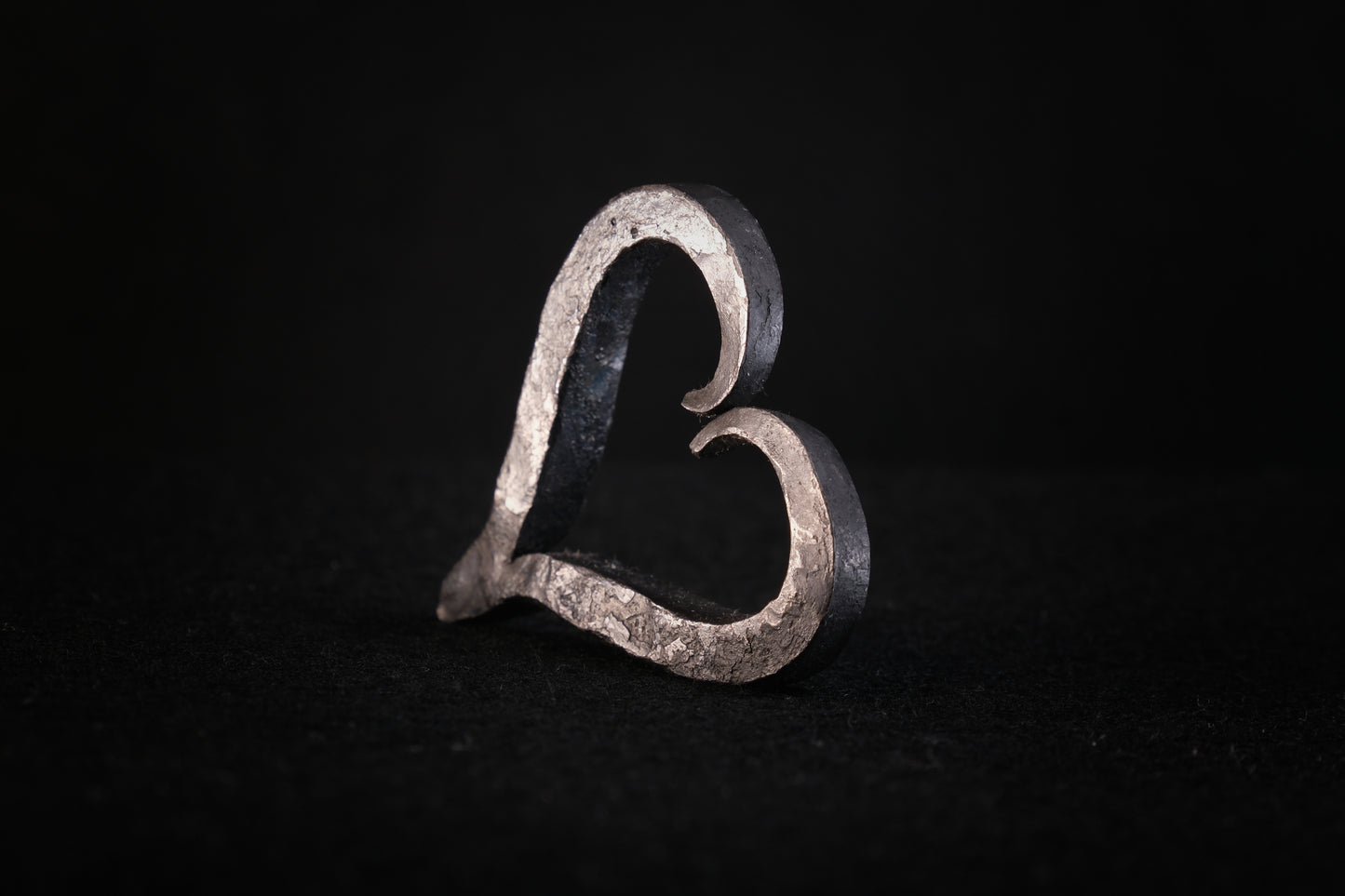 Hand-Forged Iron Heart – A Symbol of Strength & Love